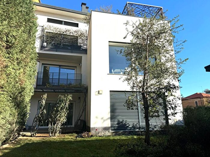 Appartamento con 5 locali in vendita in Via Vittorio Veneto Melzo, Melzo