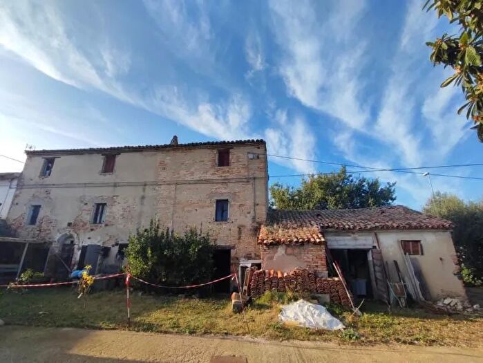 Casa con 8 locali in vendita in Via Seconda StradaFano, Fano