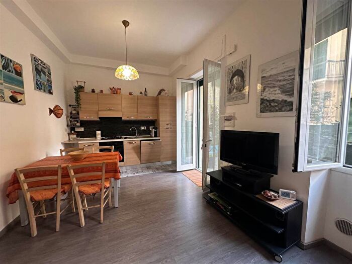 Appartamento bilocale in affitto in Via Repetto, Centro, Noli