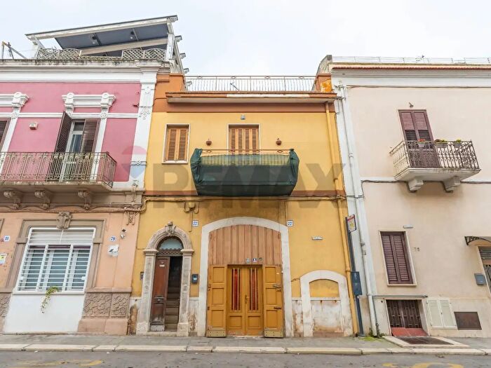 Casa quadrilocale in vendita in Via Umberto I, Bari