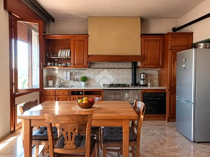 Appartamento quadrilocale in vendita in Via Volon, Loria