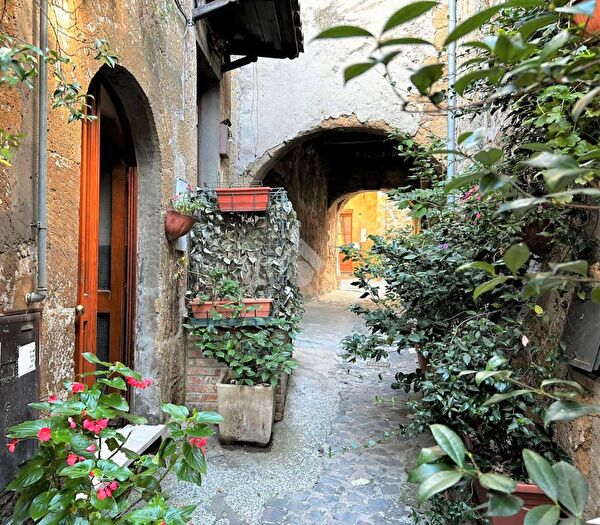 Appartamento quadrilocale in vendita in Via Giovan Battista Passeri, Farnese