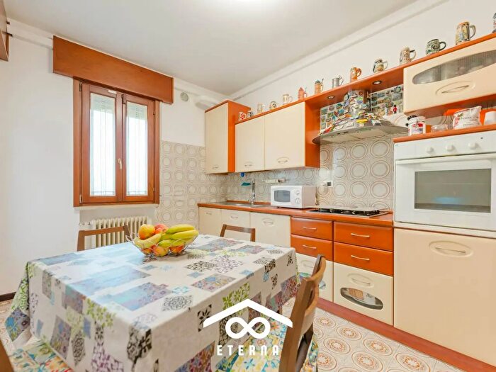 Appartamento con 5 locali in vendita in Viq Don Giacomo Alberione, Treviso