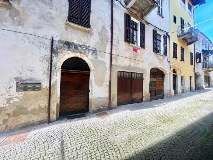 Appartamento con 8 locali in vendita in Via Principe Amedeo, Farigliano