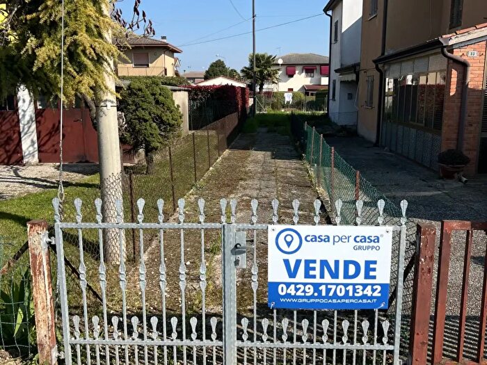 Casa quadrilocale in vendita in Via Valcorba, Pozzonovo