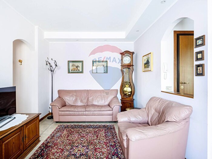 Appartamento trilocale in vendita in Via Rosa Franzi, Verbania