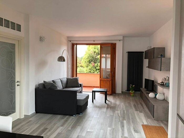 Appartamento trilocale in affitto in Tirrenia, Pisa