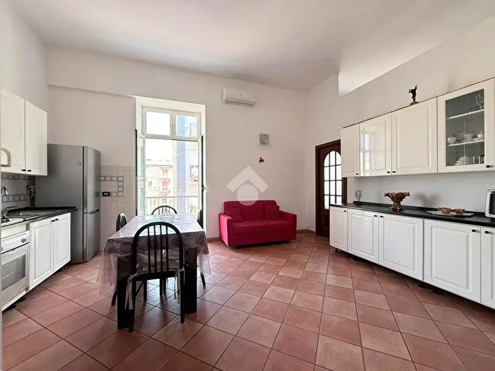 Appartamento trilocale in vendita in Via Dante Alighieri, Pozzuoli