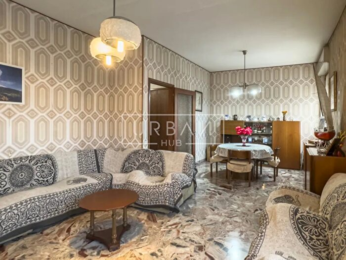 Appartamento con 5 locali in vendita in Via Gabriele Foschiatti, Forli