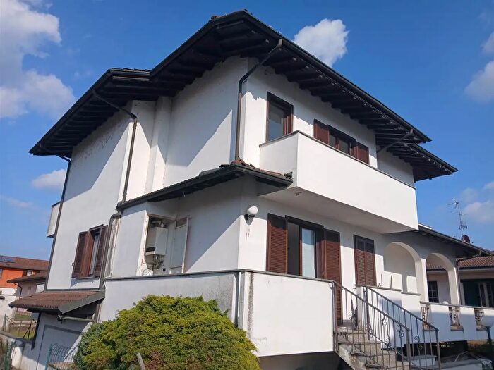 Casa con 6 locali in vendita in Mortara