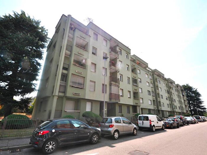Appartamento trilocale in affitto in Via Piave, Bicocca, Novara