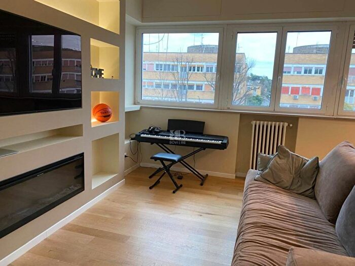 Appartamento quadrilocale in affitto in Piazza Grecia, Villaggio Olimpico, Roma