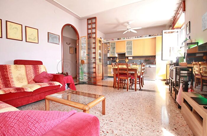 Casa con 7 locali in vendita in Via XXIV Maggio, Montebello Vicentino