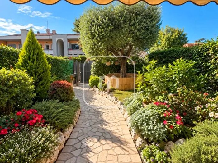 Appartamento con 5 locali in vendita in Via Guglielmo Quattrucci, Grottaferrata