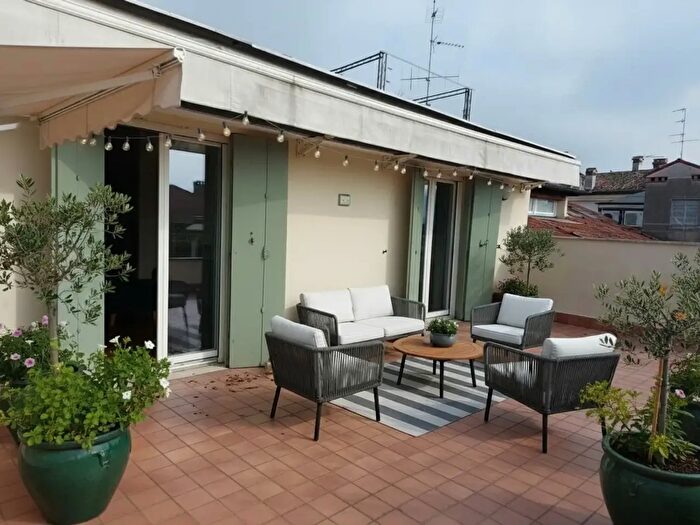 Appartamento trilocale in affitto in Piazza dei Signori, Vicenza