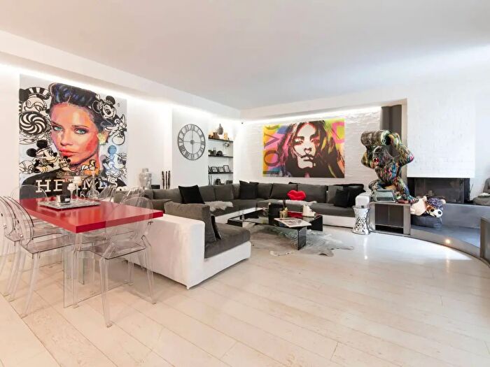 Appartamento con 6 locali in vendita in Via della Rocca, Torino