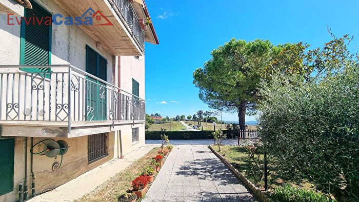 Appartamento quadrilocale in vendita in Via Fontanelle di Passatempo, Osimo