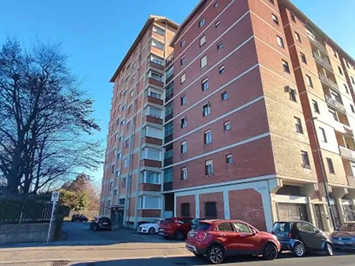 Appartamento trilocale in vendita in Via Roberto Biscaretti di Ruffia, Torino