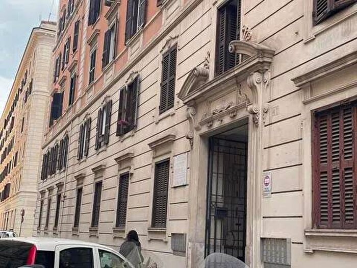 Appartamento trilocale in affitto in Via Amerigo Vespucci, Trastevere, Roma