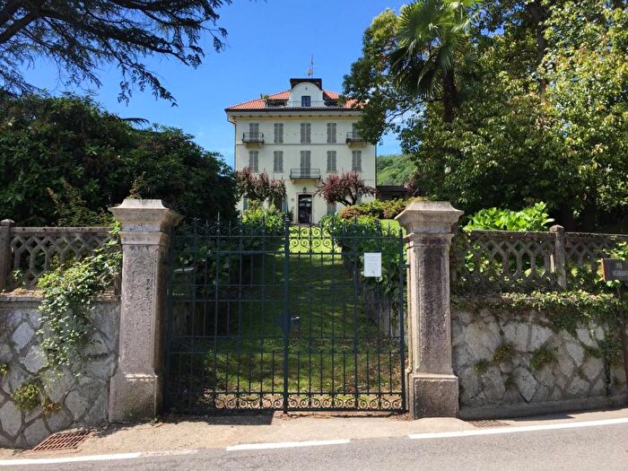 Appartamento bilocale in affitto in Via Verbano, Arona