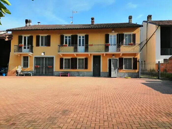 Casa con 6 locali in vendita in Strada Sordi, Crescentino