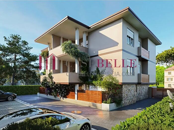 Appartamento quadrilocale in vendita in Italica, Camaiore
