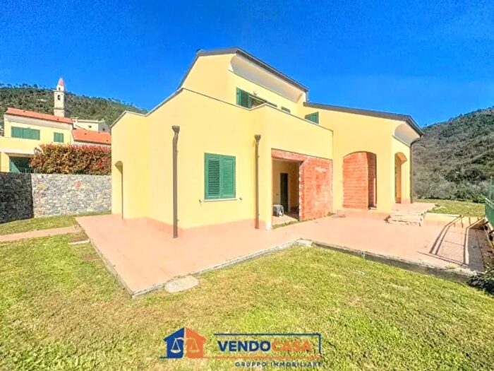 Casa con 6 locali in vendita in Borgata Borgarino, Loano
