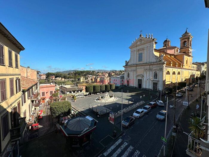 Appartamento trilocale in affitto in Piazza San Barnaba, Centro, Marino