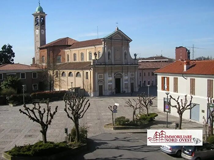 Appartamento quadrilocale in affitto in Via IV Novembre Snc, Bareggio