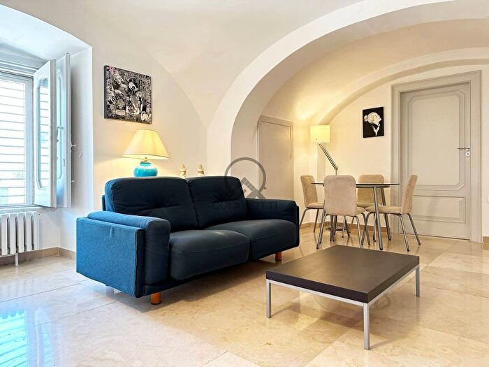 Appartamento trilocale in affitto in Via Onofrio Jannuzzi, Centro Storico, Andria