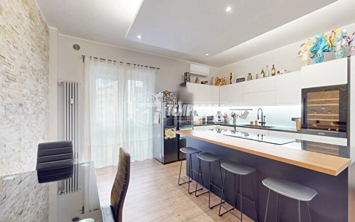 Appartamento con 6 locali in vendita in Via Monfalcone, Torino