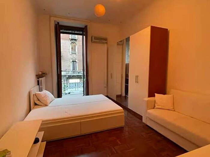 Appartamento trilocale in affitto in Via Carlo Farini, Farini, Milano