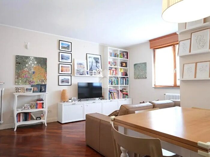 Appartamento trilocale in vendita in Via Caduti in Missione di Pace, Milano