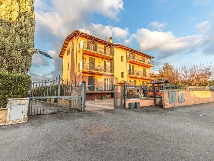 Appartamento bilocale in vendita in Via Massa di San Giuliano, Roma