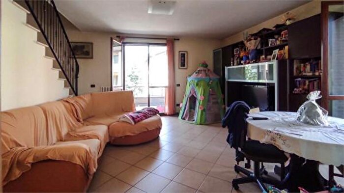 Casa con 6 locali in vendita in Reggio Emilia