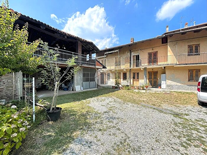 Casa quadrilocale in vendita in Via G Garibaldi, Trana