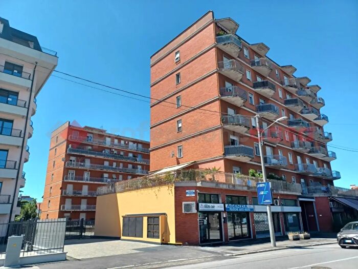 Appartamento trilocale in vendita in Via Buonarroti, Gallarate