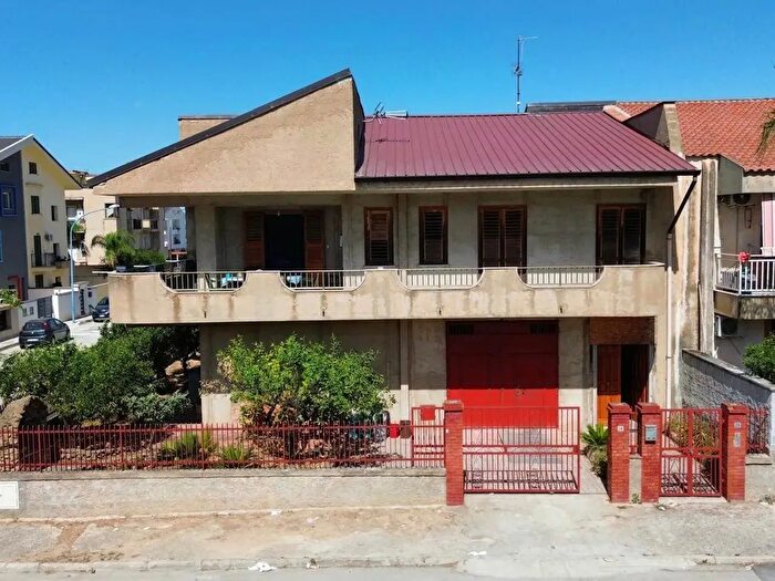 Casa con 6 locali in vendita in Via Stoccolma, Ribera