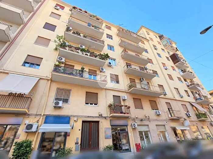 Appartamento quadrilocale in vendita in Via Marco Polo, Palermo