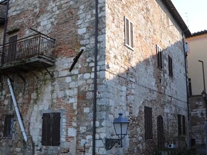 Appartamento con 11 locali in vendita in Colle Di Val DElsa