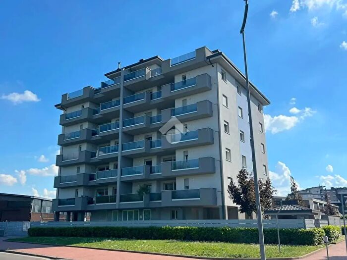 Appartamento quadrilocale in vendita in Via Trieste, San Giuliano Milanese