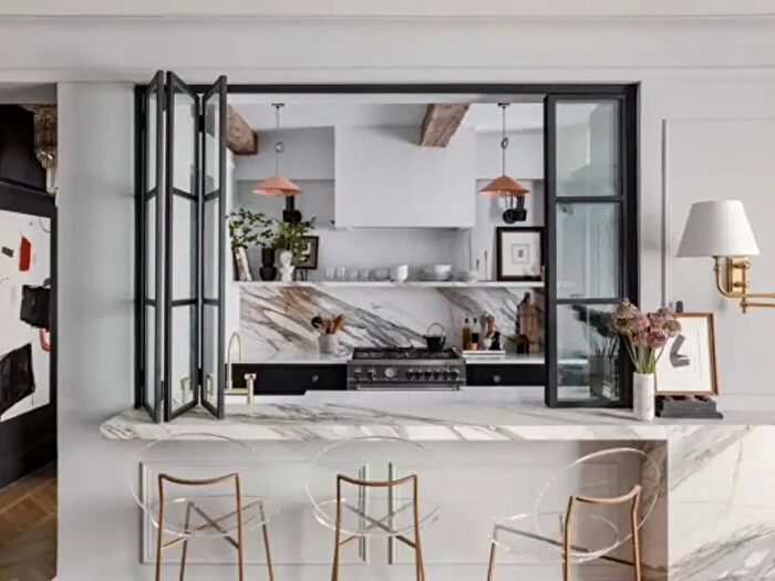 Appartamento quadrilocale in vendita in Viale Cirene, Milano