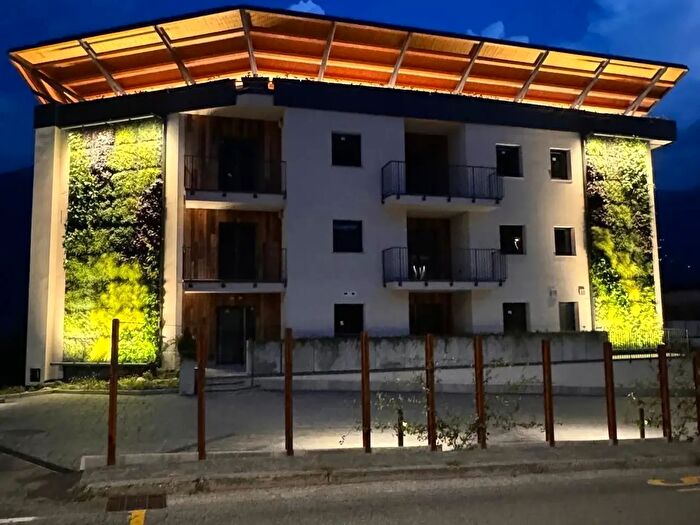 Appartamento con 6 locali in vendita in Regione Le Saraillon, Aosta