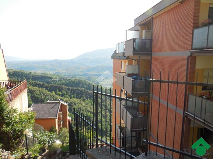 Appartamento trilocale in vendita in Via della Repubblica, Olevano Romano