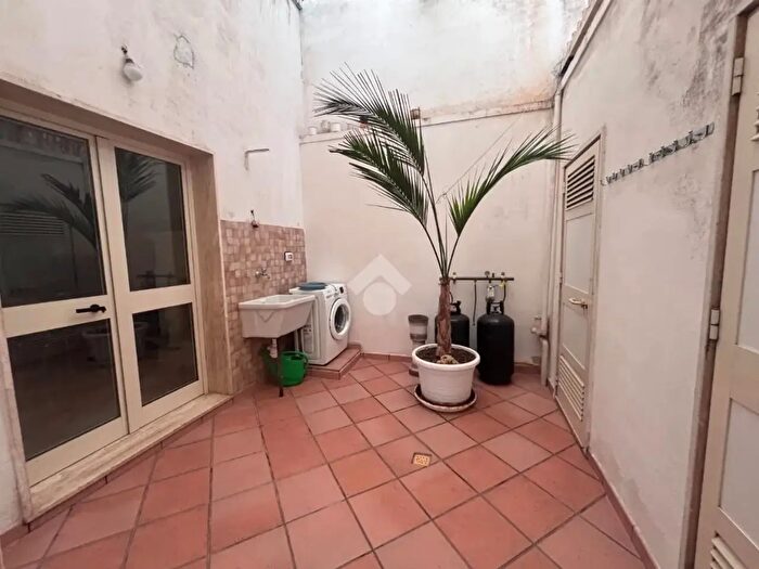 Appartamento trilocale in vendita in Via N Bixio, San Donato Di Lecce