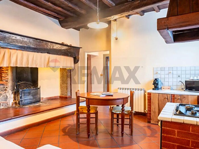 Casa con 10 locali in vendita in Terranuova Bracciolini