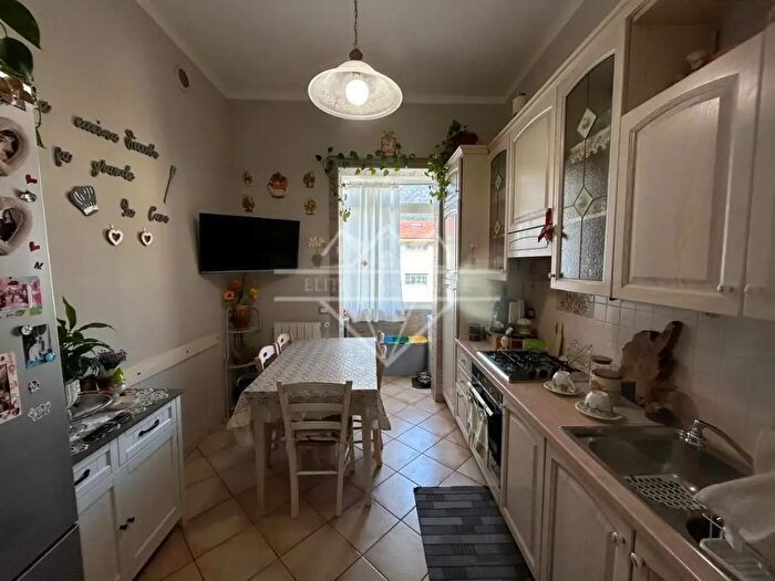 Appartamento quadrilocale in vendita in Carrara