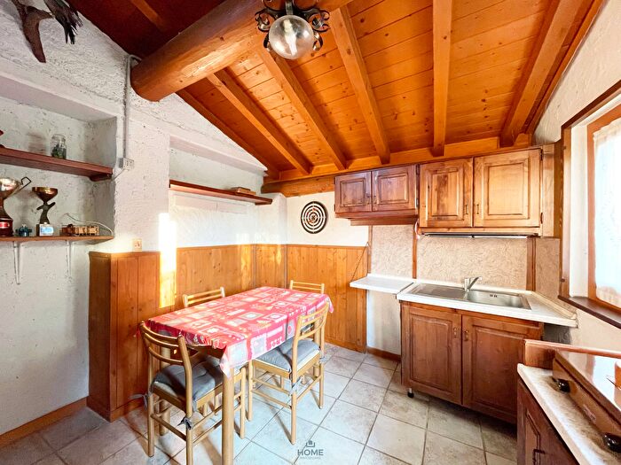 Casa bilocale in vendita in Via Corte, Verceia