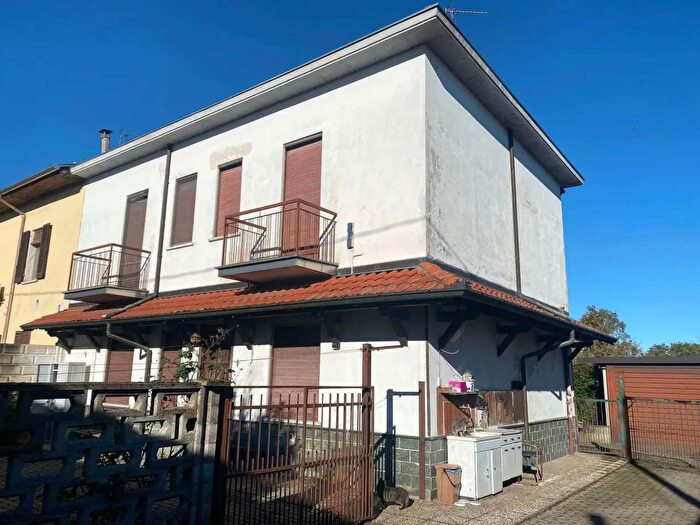 Casa con 5 locali in vendita in Via Vallere, Vigevano