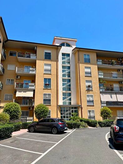 Appartamento quadrilocale in vendita in Via Ota Catania, Catania